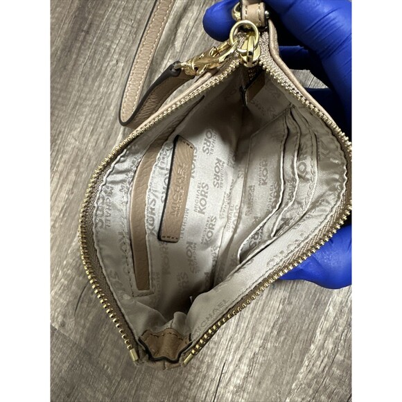 Michael Kors Wristlet Wallet Bright Camel Pebble Leather Gold LOGO - Picture 7 of 8